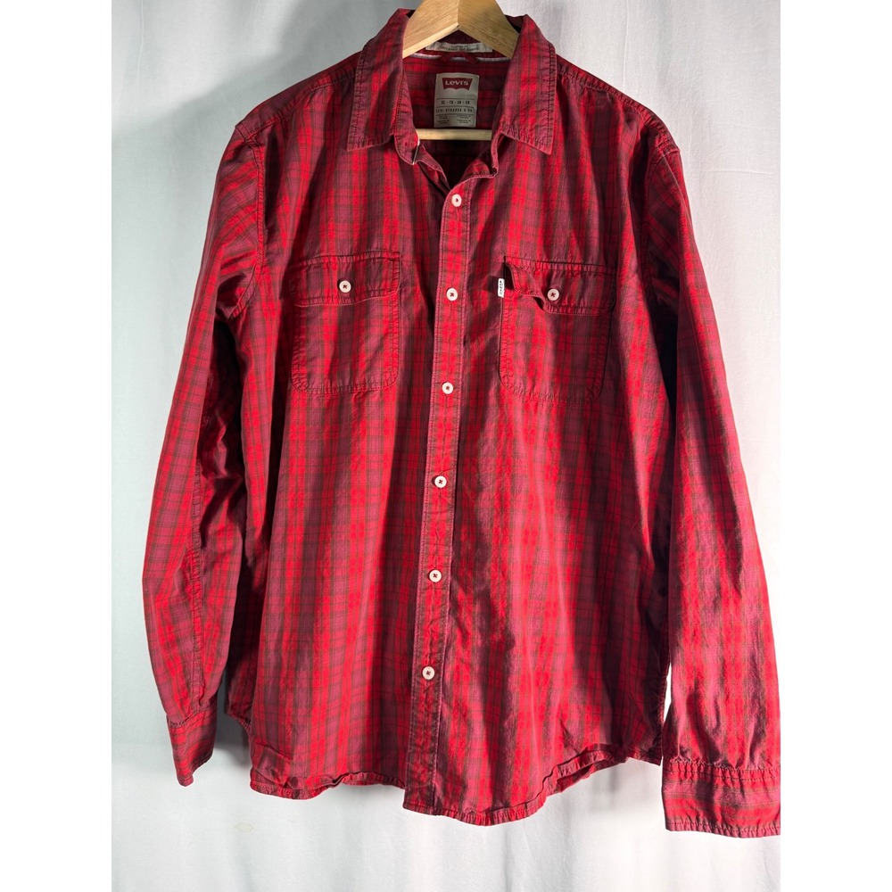 Levi's Mens XL Red Plaid Long Sleeve‎ Button Down Shirt Standard Fit Casual